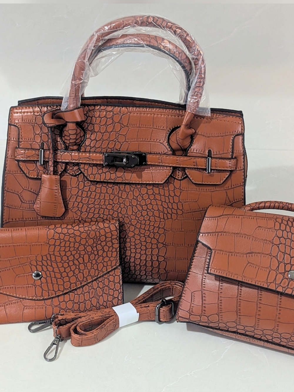 Elegant Croc-Embossed Tote and Crossbody Set in Brown